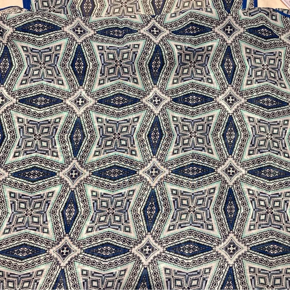 Eyeshadow Blue Geometric Women's Top - Picture 11 of 11